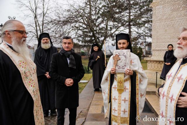 Priveghere la hramul Mănăstirii Sfinții Trei Ierarhi din Iași