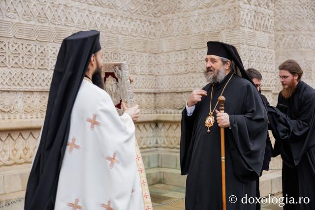 Priveghere la hramul Mănăstirii Sfinții Trei Ierarhi din Iași