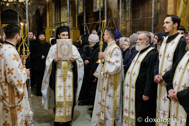 Priveghere la hramul Mănăstirii Sfinții Trei Ierarhi din Iași