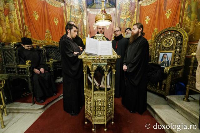 Priveghere la hramul Mănăstirii Sfinții Trei Ierarhi din Iași