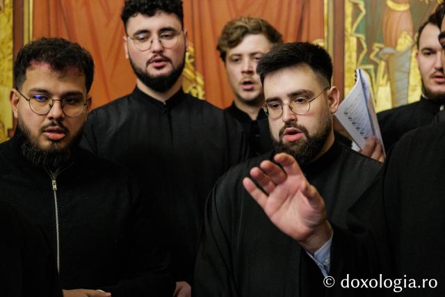 Priveghere la hramul Mănăstirii Sfinții Trei Ierarhi din Iași