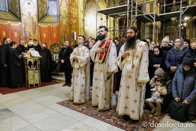 Priveghere la hramul Mănăstirii Sfinții Trei Ierarhi din Iași