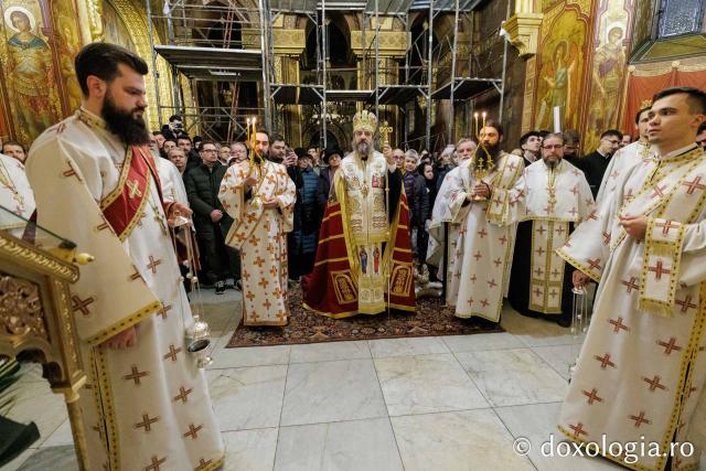 Priveghere la hramul Mănăstirii Sfinții Trei Ierarhi din Iași