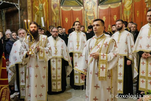 Priveghere la hramul Mănăstirii Sfinții Trei Ierarhi din Iași