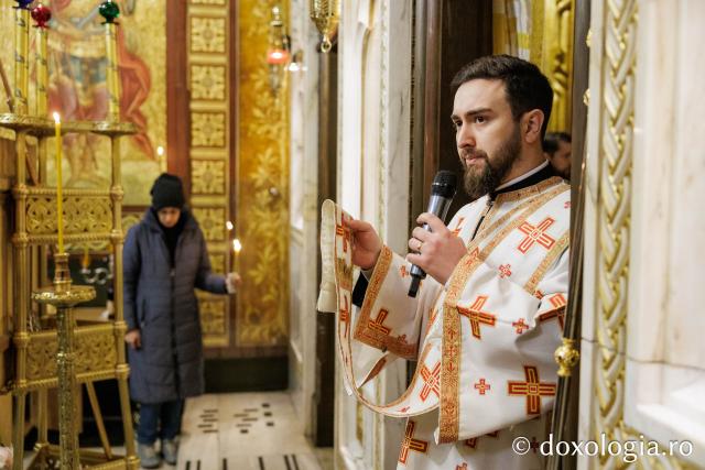 Priveghere la hramul Mănăstirii Sfinții Trei Ierarhi din Iași