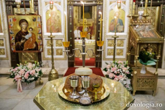 Priveghere la hramul Mănăstirii Sfinții Trei Ierarhi din Iași