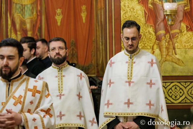 Priveghere la hramul Mănăstirii Sfinții Trei Ierarhi din Iași