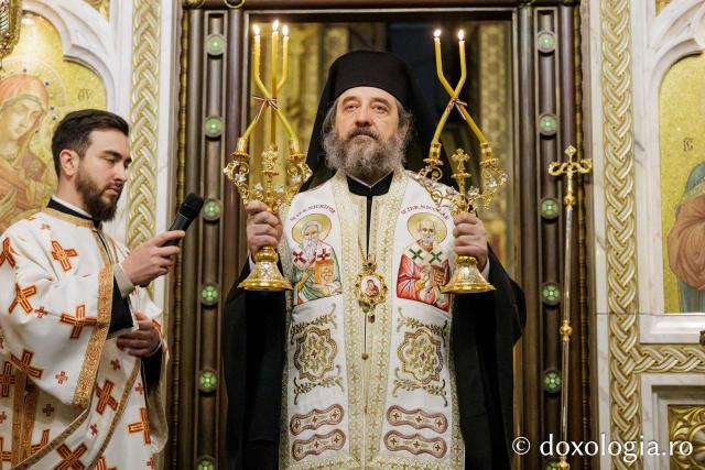 Priveghere la hramul Mănăstirii Sfinții Trei Ierarhi din Iași