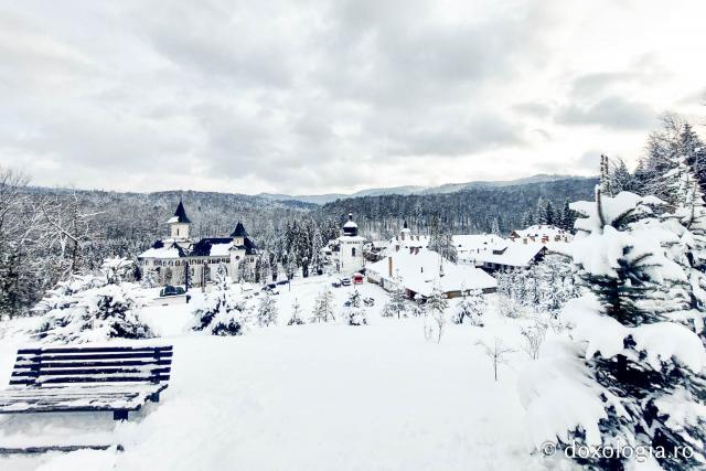 Tăcerea zăpezii la Sihăstria – frumusețea unei zile de februarie