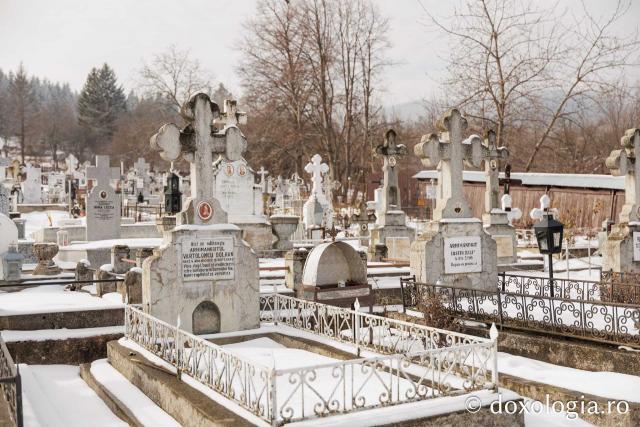 Cimitirul Mănăstirii Văratec