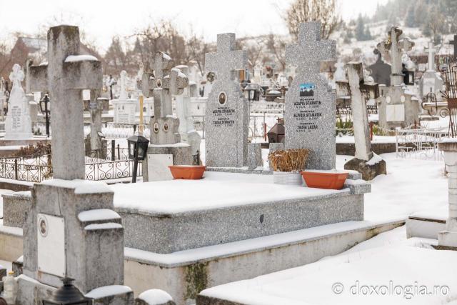 Cimitirul Mănăstirii Văratec