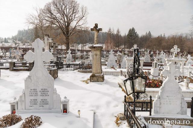 Cimitirul Mănăstirii Văratec
