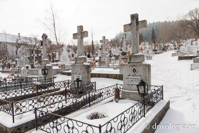 Cimitirul Mănăstirii Văratec