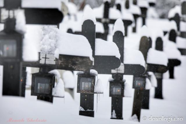 Tăcerea zăpezii la Sihăstria – frumusețea unei zile de februarie