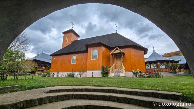 Mănăstirea Lepșa, biserica din lemn, monument istoric