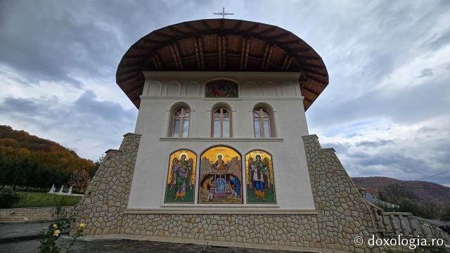 Mănăstirea Lepșa - Biserica cu hramul Izvorul Tămăduirii