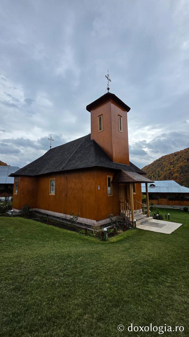 Mănăstirea Lepșa, biserica din lemn, monument istoric
