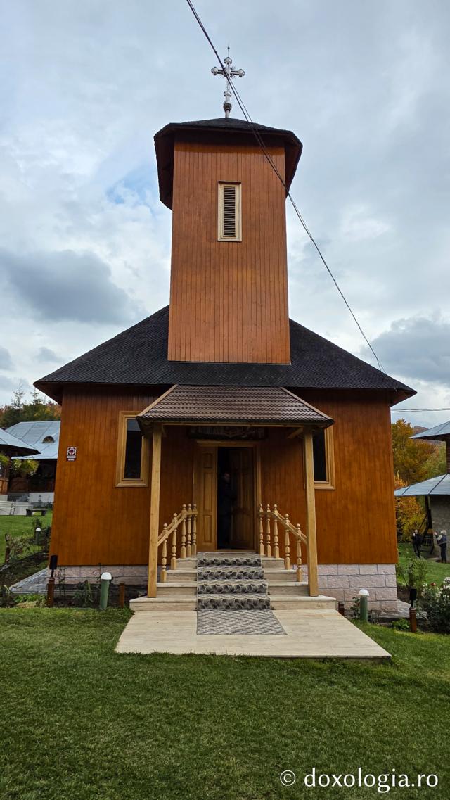 Mănăstirea Lepșa, biserica din lemn, monument istoric