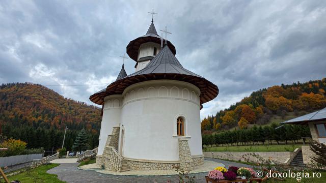 Mănăstirea Lepșa - Biserica cu hramul Izvorul Tămăduirii