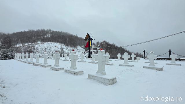 Mănăstirea Muntele Rece - Cimitirul eroilor