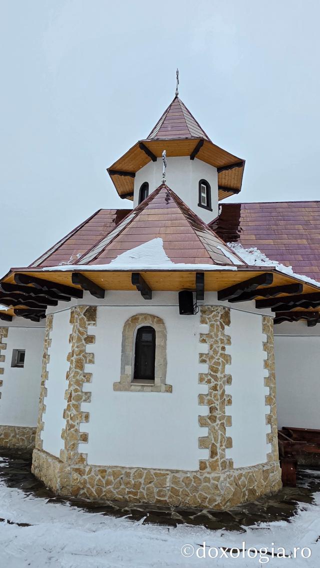 Mănăstirea Muntele Rece