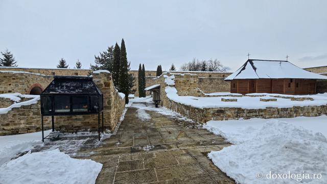 Mănăstirea Probota – moștenire voievodală și vatră monahală