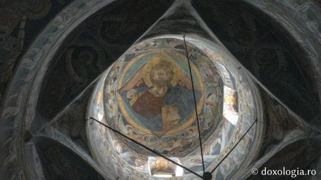 Mănăstirea Probota – moștenire voievodală și vatră monahală