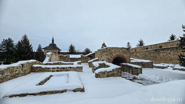 Mănăstirea Probota – moștenire voievodală și vatră monahală