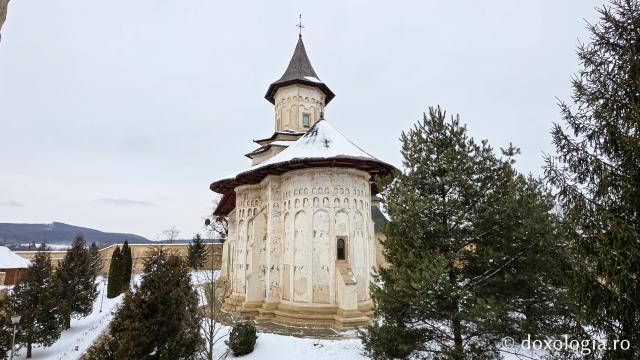 Mănăstirea Probota – moștenire voievodală și vatră monahală