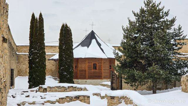 Mănăstirea Probota – moștenire voievodală și vatră monahală