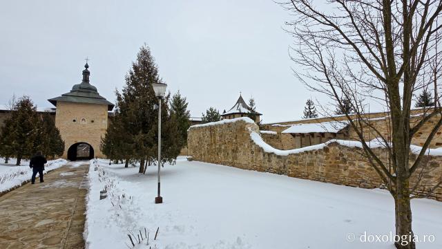 Mănăstirea Probota – moștenire voievodală și vatră monahală