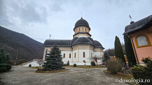 Mănăstirea „Sfinții Arhangheli Mihail, Gavriil și Rafail” Rimetea – Alba