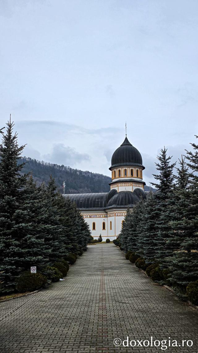 Mănăstirea „Sfinții Arhangheli Mihail, Gavriil și Rafail” Rimetea – Alba