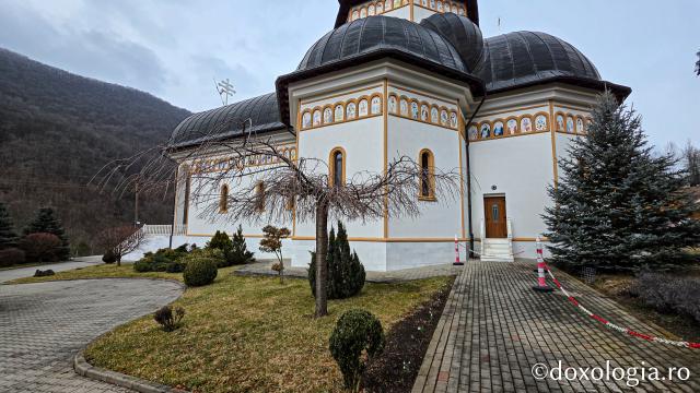 Mănăstirea „Sfinții Arhangheli Mihail, Gavriil și Rafail” Rimetea – Alba