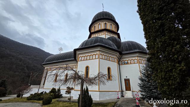 Mănăstirea „Sfinții Arhangheli Mihail, Gavriil și Rafail” Rimetea – Alba