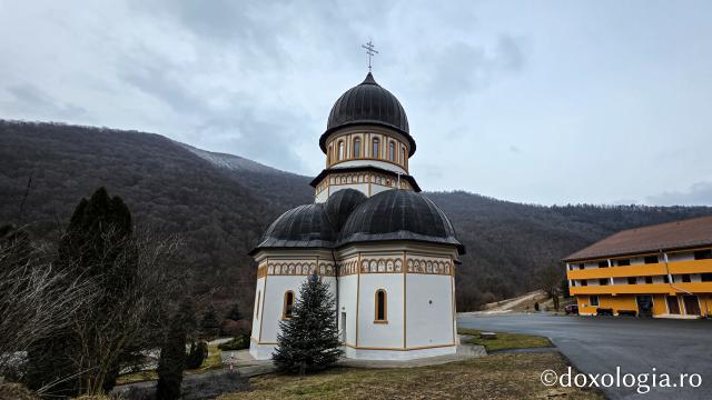 Mănăstirea „Sfinții Arhangheli Mihail, Gavriil și Rafail” Rimetea – Alba