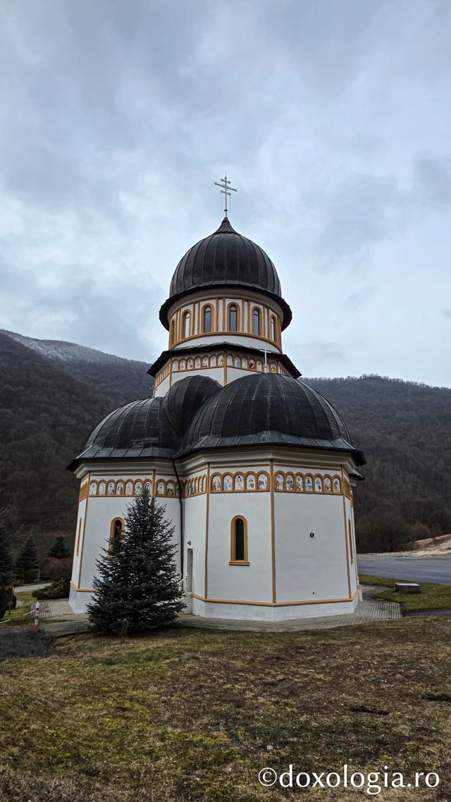 Mănăstirea „Sfinții Arhangheli Mihail, Gavriil și Rafail” Rimetea – Alba