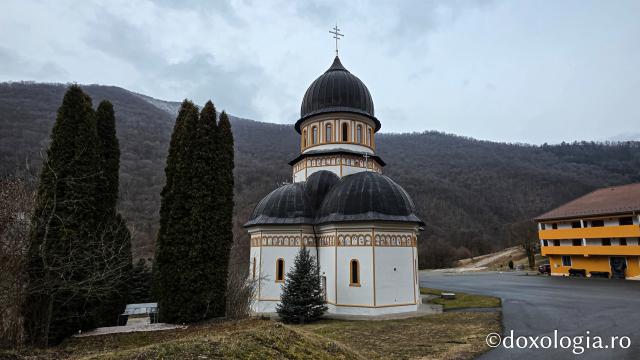 Mănăstirea „Sfinții Arhangheli Mihail, Gavriil și Rafail” Rimetea – Alba