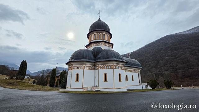 Mănăstirea „Sfinții Arhangheli Mihail, Gavriil și Rafail” Rimetea – Alba