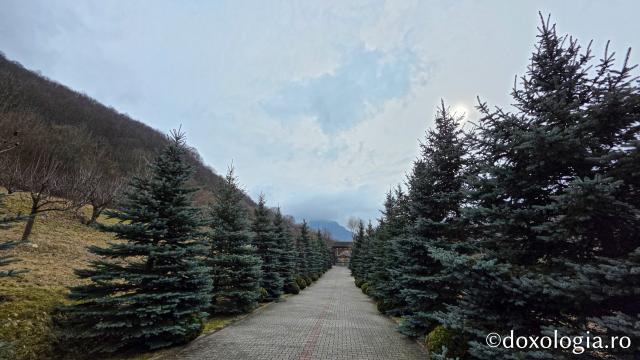 Mănăstirea „Sfinții Arhangheli Mihail, Gavriil și Rafail” Rimetea – Alba