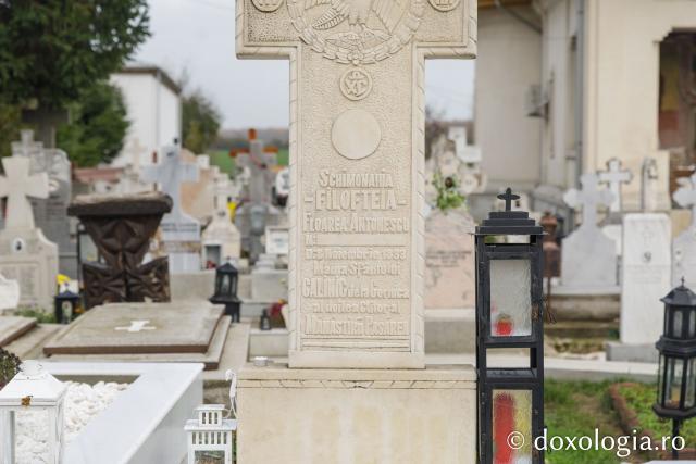 Mormântul Sfintei Cuvioase Filofteia de la Pasărea