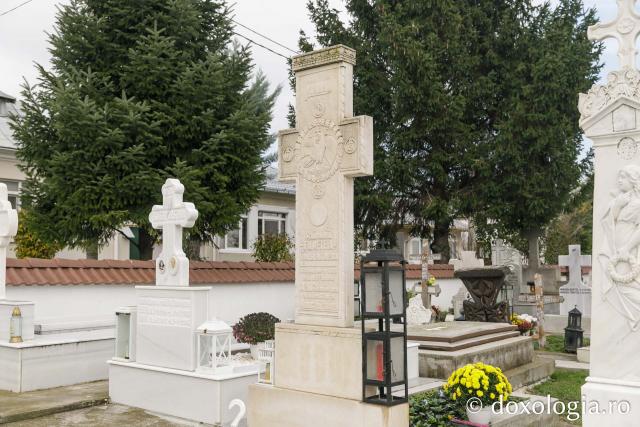 Mormântul Sfintei Cuvioase Filofteia de la Pasărea