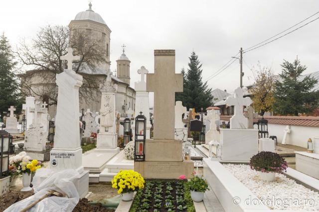 Mormântul Sfintei Cuvioase Filofteia de la Pasărea