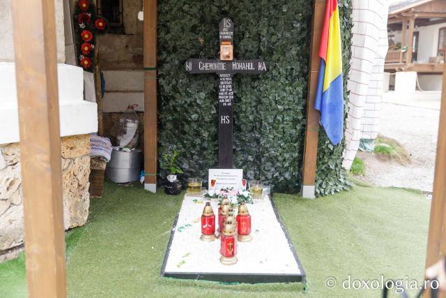 Mormântul Cuviosului Gherontie, cel nebun pentru Hristos