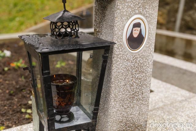 Mormântul Sfintei Cuvioase Filotimia de la Râmeț