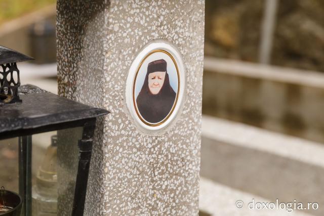 Mormântul Sfintei Cuvioase Filotimia de la Râmeț