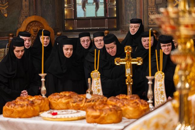 Ultimul parastas pentru cele 16 femei românce canonizate