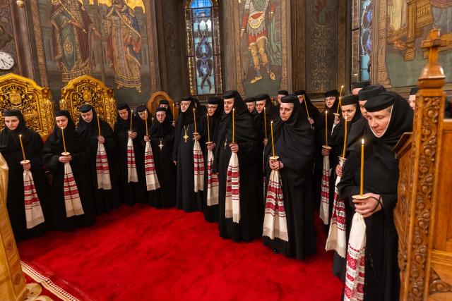 Ultimul parastas pentru cele 16 femei românce canonizate