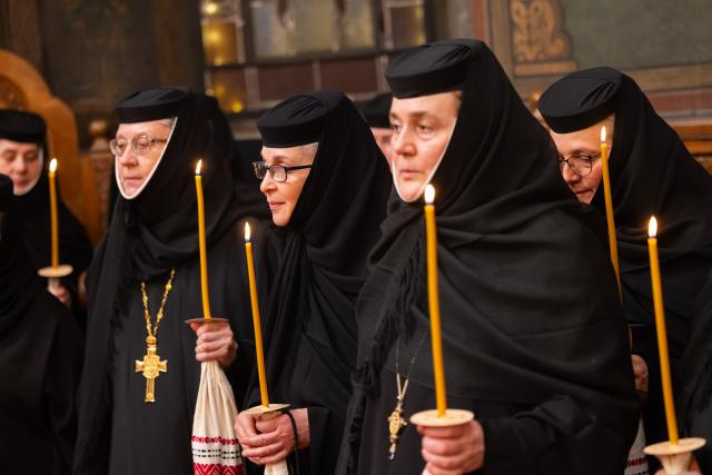 Ultimul parastas pentru cele 16 femei românce canonizate