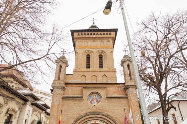 Fresca de la intrarea Mănăstirii Antim